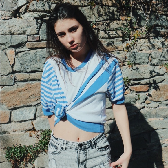 Vintage White and Blue Patterned Tee - Picture 2 of 3